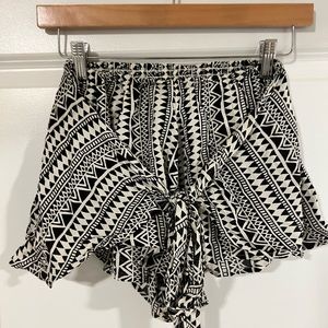 Juniper Blue Size Large Shorts with tie around. 100% Rayon